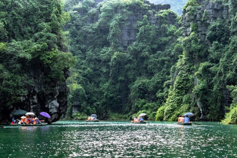 From Ha Noi: Ninh Binh 2 Days & Cuc Phuong National Park - Tam Coc or Trang An Boat Rides