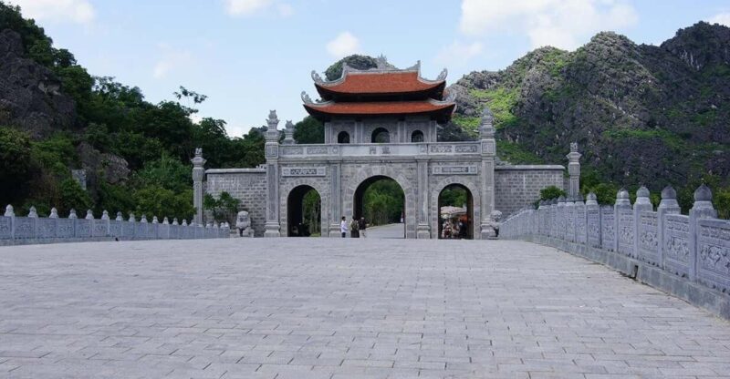 From Ha Noi: Ninh Binh Day Tour (Hoa Lu-Trang An-Hang Mua) - Activities