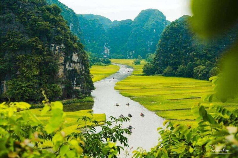 From Ha Noi: Ninh Binh Hoa Lu Trang An/ Tam Coc and Mua Cave - Trang An Boat Ride