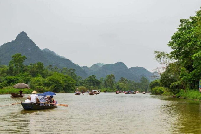 FROM HA NOI: PERFUME PAGODA FULL DAY GROUP TOUR - Exploring the Perfume Pagoda