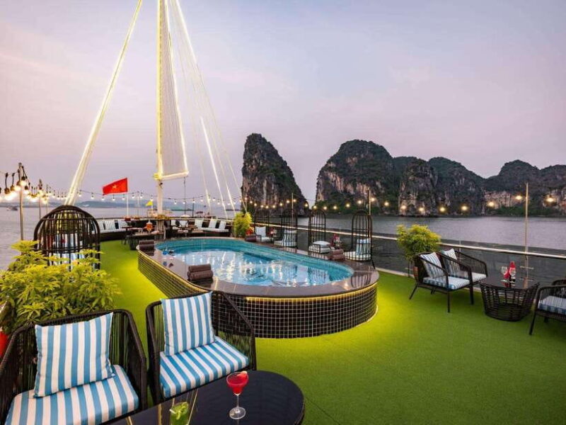 From Ha Noi: Private Tour Ha Long Bay 1 Day Cruise 5 Stars - Onboard Experience