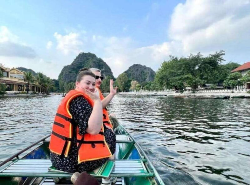 From Ha Noi: Tam Coc -Hoa Lu & Mua Cave Full-Day Trip - Exploring Tam Coc, "Ha Long Bay on Land"