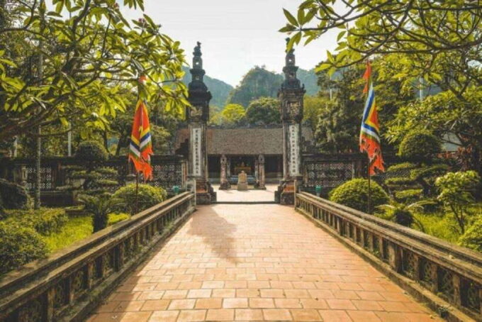 From Ha Noi: Tam Coc -Hoa Lu & Mua Cave Full-Day Trip - Climbing the 500 Steps to Mua Cave