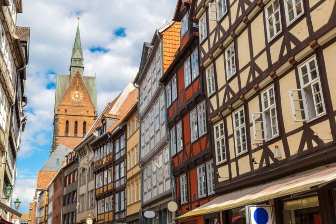 From Hamburg: Private Guided Day Trip to Hanover - Hannovers Old Town