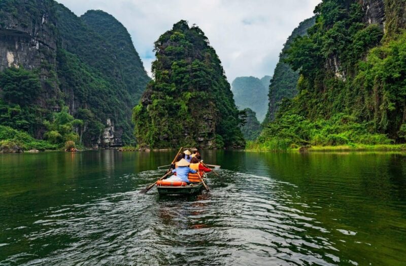 From Hanoi: 1 Day Luxury Tour Bai Dinh, Trang An & Mua Cave - Key Points