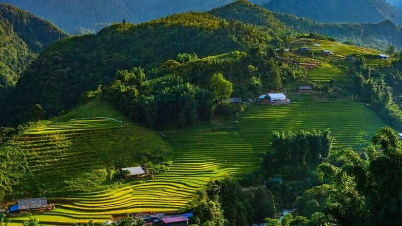 From Hanoi: 3-Day Sapa - Bac Ha Market Trekking Tour - Visit Bac Ha Market and Ban Pho Village