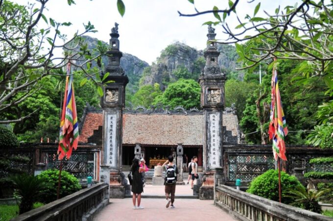 From Hanoi: 3-Day Trip to Ninh Binh With Ha Long Bay Cruise - Frequently Asked Questions