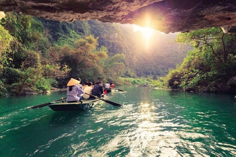 From Hanoi: Bai Dinh and Trang an Private Tour With Lunch - Bai Dinh Pagoda Exploration
