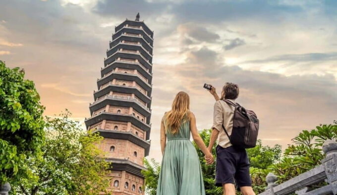 From Hanoi: Bai Dinh Pagoda and Trang An Boat Tour - Transportation and Amenities