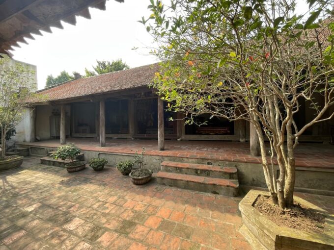 From Hanoi: Duong Lam Ancient Village Private Tour - Exploring Local Residence