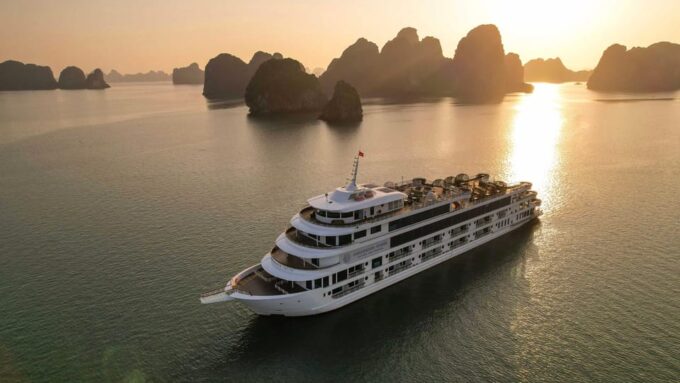 From Hanoi: Explore Ha Long Bay For 2 Days 1 Night - Dining and Entertainment