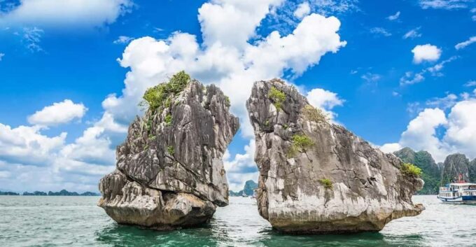 From Hanoi: Explore Ha Long Bay in 1 Day - Stunning Limestone Islands