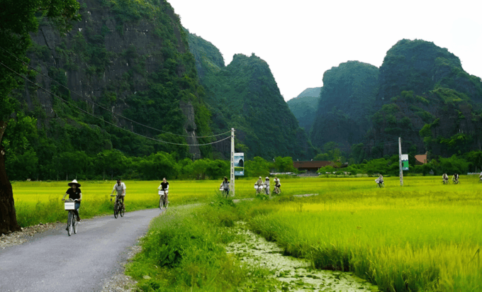 From Hanoi: Explore Ninh Binh & Local Village For 2 Days - Language and Group Options