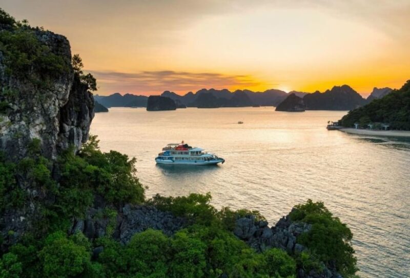 From Hanoi: Ha Long Bay 1 Day Cruise 4 Stars by Limousine - Itinerary Highlights