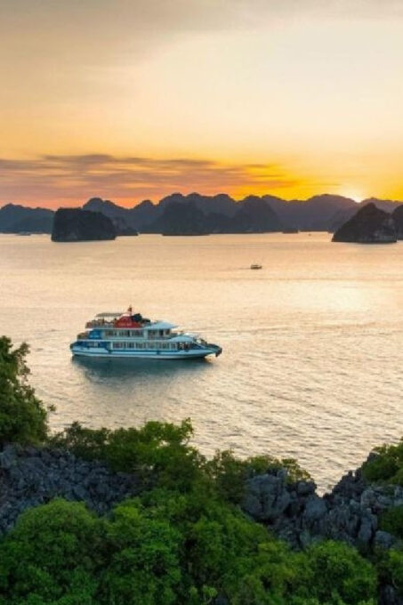 From Hanoi: Ha Long Bay 1 Day Cruise 4 Stars by Limousine - Pickup and Drop-off