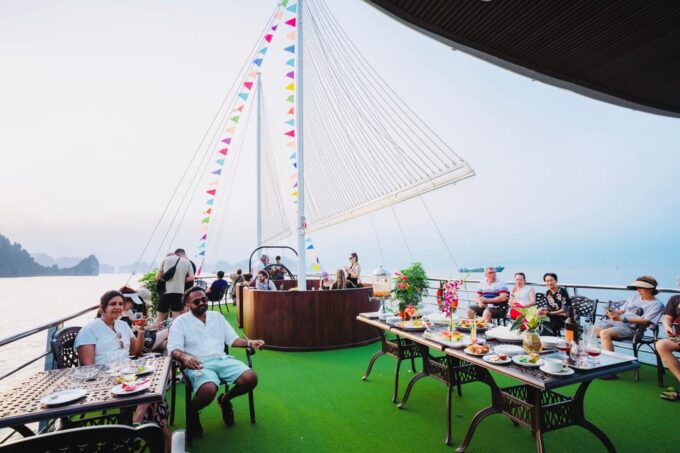 From Hanoi: Ha Long Bay Day Trip With 5 Stars Cruise - Lunch and Cruise Activities