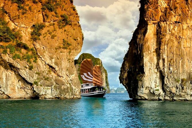 From Hanoi: Ha Long Bay Full Day Kayaking & Swimming With Seafood Lunch - Exploring the Magnificent Caves