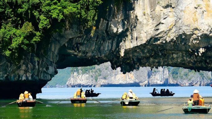 From Hanoi: Halong Bay Cruise With Lunch and Kayaking - Vietnamese Buffet Lunch on Board