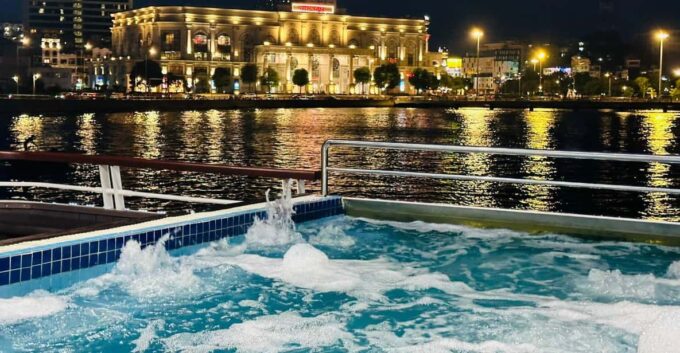 From Hanoi: Halong Bay Day Trip With Deluxe Cruise - Guided Tour and Language
