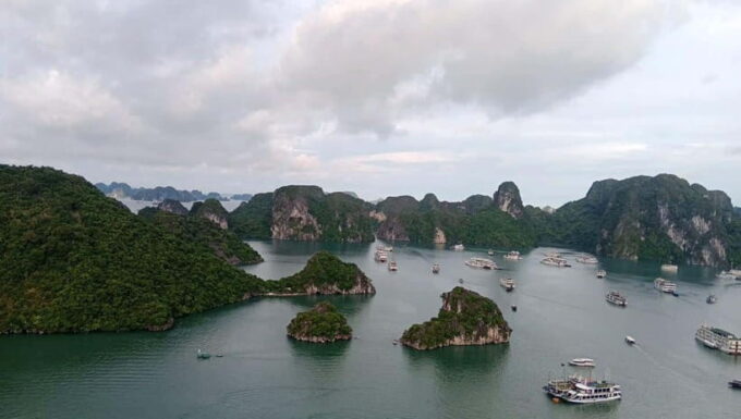 From Hanoi: Halong Bay Day Trip With Sung Sot Cave,.... - Kayaking and Visiting Titop Island