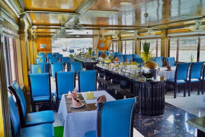 From Hanoi: Halong Bay Luxury Full-Day Trip by Boat - Lunch and Refreshments