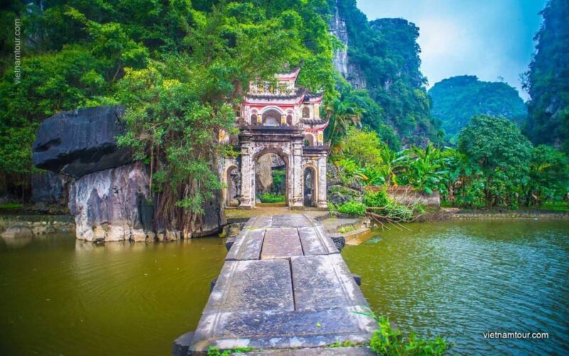 From Hanoi: Hoa Lu / Bai Dinh & Bich Dong & Thung Nham - Bai Dinh Pagoda Highlights