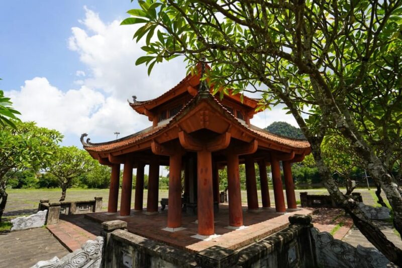 From Hanoi: Hoa Lu - Tam Coc - Mua Cave/Guide/Lunch/Biking - Mua Cave Hike