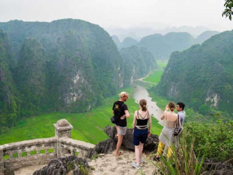 From Hanoi: Hoa Lu- Tam Coc- Mua Cave With Limousine - Itinerary Breakdown
