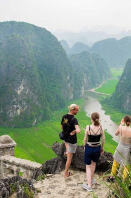 From Hanoi: Hoa Lu- Tam Coc- Mua Cave With Limousine - Scenic Boat Ride