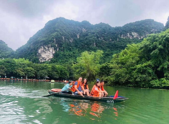 From Hanoi: Hoa Lu - Trang An 1 Day Trip - Hoa Lu Visit and Trang An Exploration