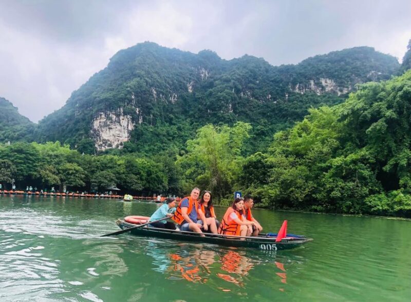 From Hanoi: Hoa Lu, Trang An Boat, Mua Cave Hiking-Day Trip - Itinerary Highlights