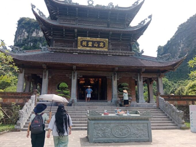 From Hanoi: Hoa Lu & Trang An By Limousine - Frequently Asked Questions