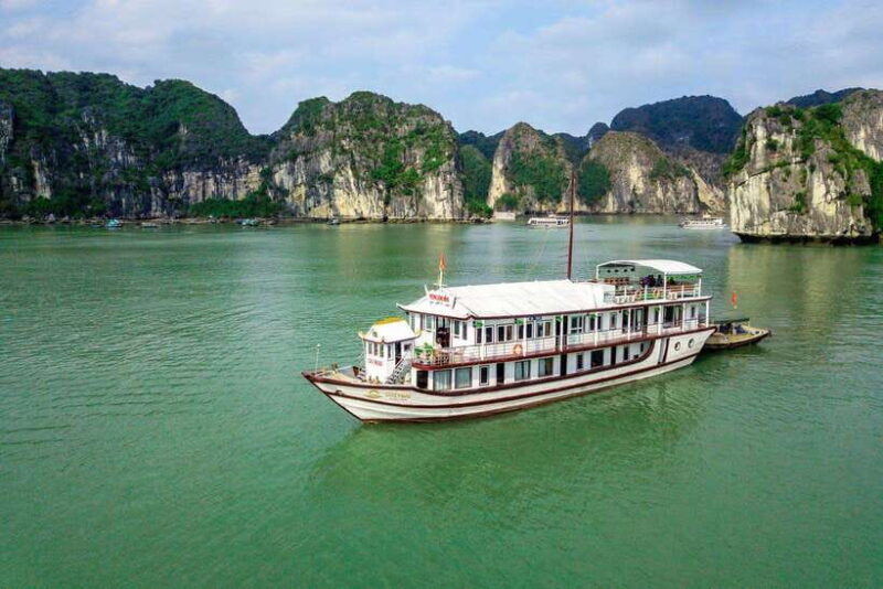 From Hanoi: Immersive Halong Bay Cruise: 2 Days 1 Night - Day 1: Transfer, Lunch, and Exploration