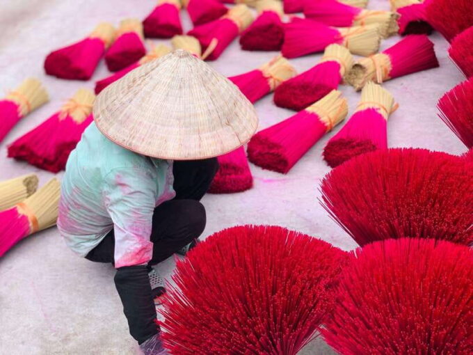 From Hanoi: Incense Village, Conical Hat and HaThai Art Tour - Important Information