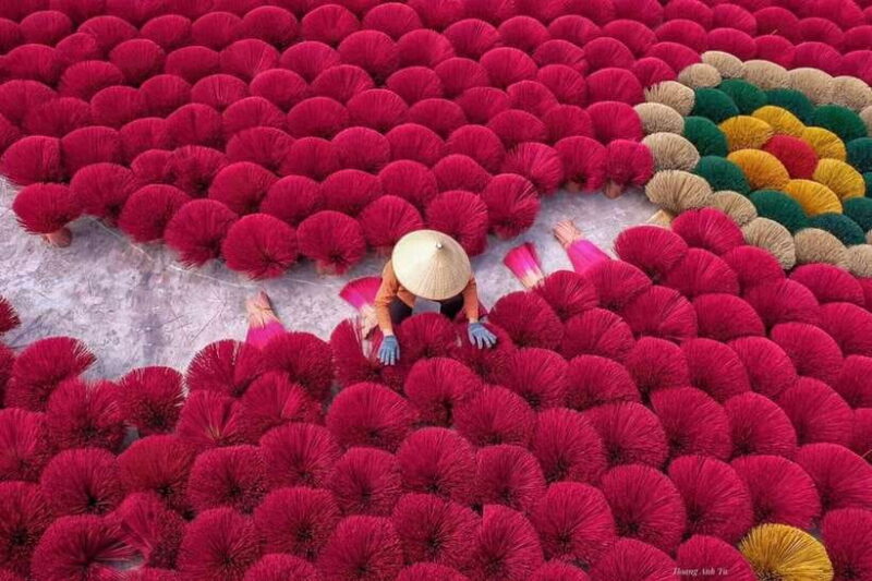 From Hanoi: Incense Village & Train Street Small Group Tour - Train Street Experience