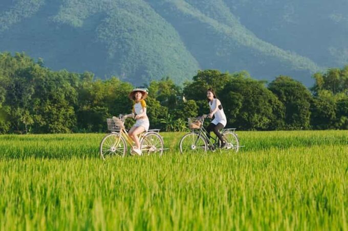 From Hanoi: Mai Chau Excursion 1 Day With Cycling and Lunch - Dining and Cuisine