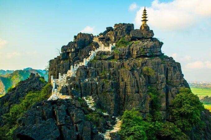 From Hanoi: Mua Cave, Trang An and Hoa Lu Day Trip - Mua Cave Exploration