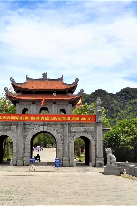 From Hanoi: Ninh Binh Day Trip Hoa Lu, Trang An and Mua Cave - Mua Caves and Panoramic Views