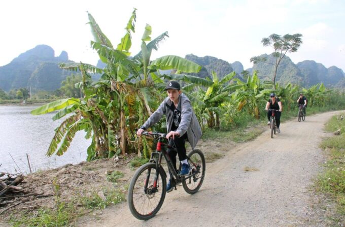 From Hanoi: Ninh Binh, Hoa Lu, Tam Coc and Mua Cave - Exploring Hoa Lu Ancient Capital