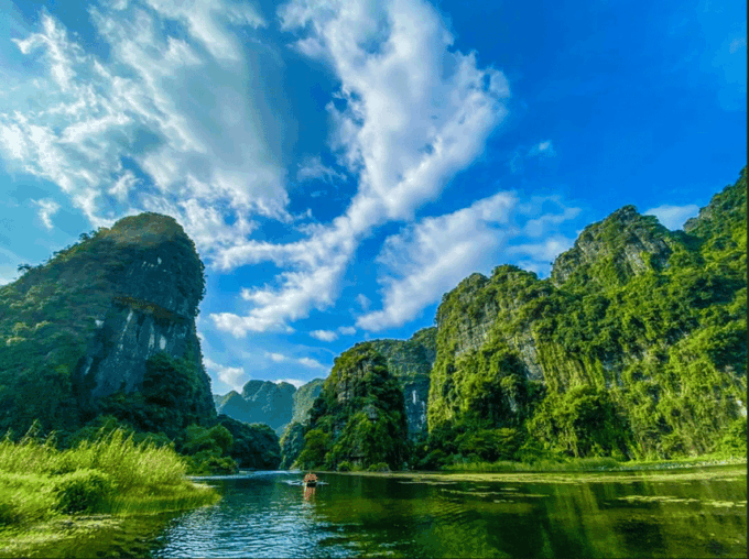 From Hanoi: Ninh Binh Hoa Lu, Tam Coc or Trang an 1 Day Tour - Visiting Hoa Lu Ancient Citadel