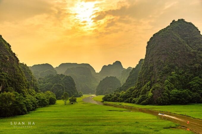 From Hanoi: Ninh Binh & Hoa Lu & Tam Coc/ Trang An - Participants and Languages