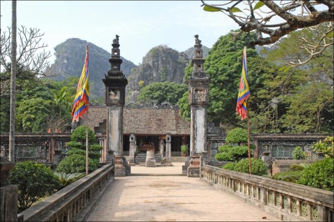 From Hanoi: Ninh Binh Province Day Trip With Buffet Lunch - Hoa Lu, Ancient Capital