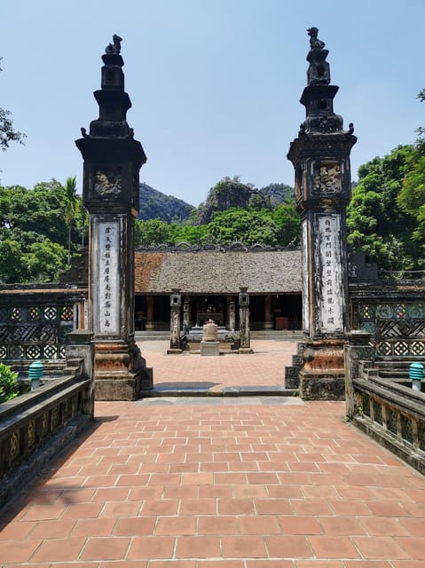 From Hanoi: Ninh Binh Tour With Mua Cave & Tam Coc Boat Trip - Cultural and Natural Experience