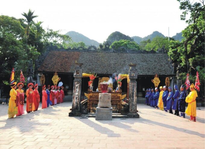 From Hanoi: Ninh Binh Tour With Mua Cave & Tam Coc Boat Trip - Explore Ancient Capital Hoa Lu