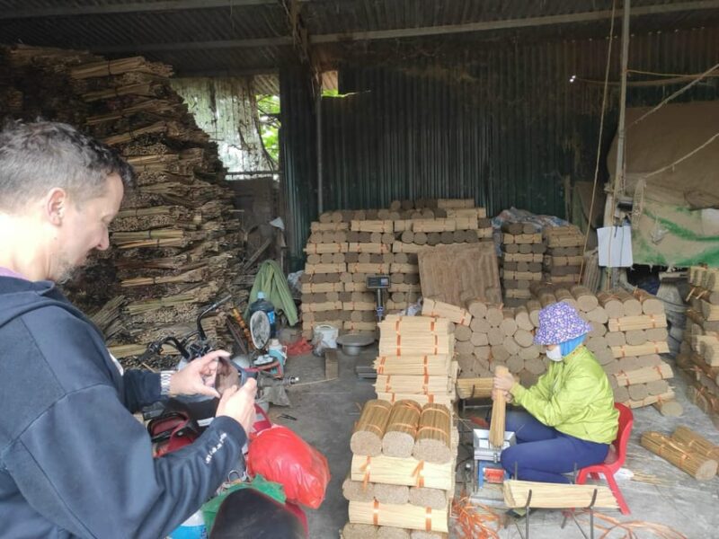 From Hanoi: Private Perfume Workshop and Quang Phu Cau - Boat Trip on Yen Stream