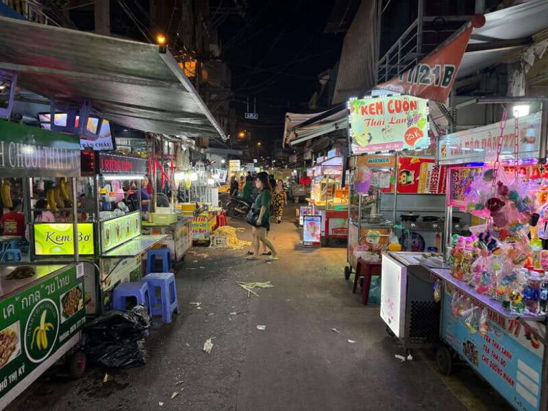 From Hanoi: Private Street Food Tour With Local Students - Discovering Dong Xuan Market