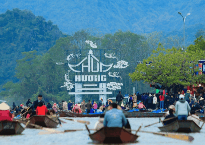 From Hanoi: Private Tour Incense Village & Perfume Pagoda - Memorable Photography Opportunities