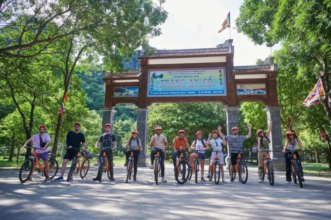 From Hanoi: Private Tour Ninh Binh- Hoa Lu, Tam Coc/Trang An - Transportation and Guide Services