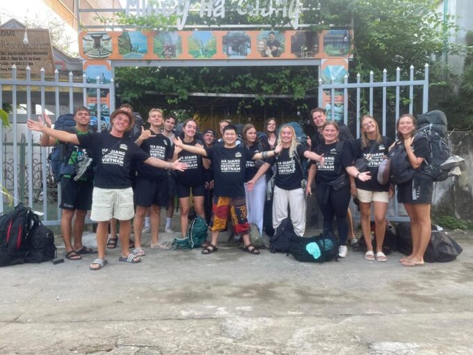 From Hanoi/Sapa: 2-Day Ha Giang Loop Tour (Easy Rider) - Day 2: Du Gia Waterfall and Lunch