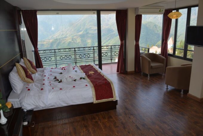 From Hanoi: Sapa 3-Day Medium Trek and Limousine Trip - Trekking Muong Hoa Valley